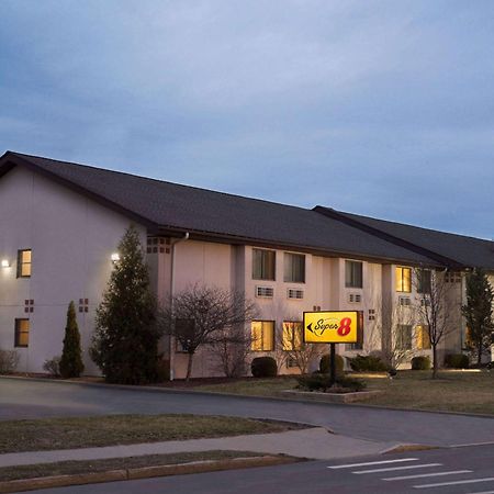 Super 8 By Wyndham Ithaca Hotel Luaran gambar