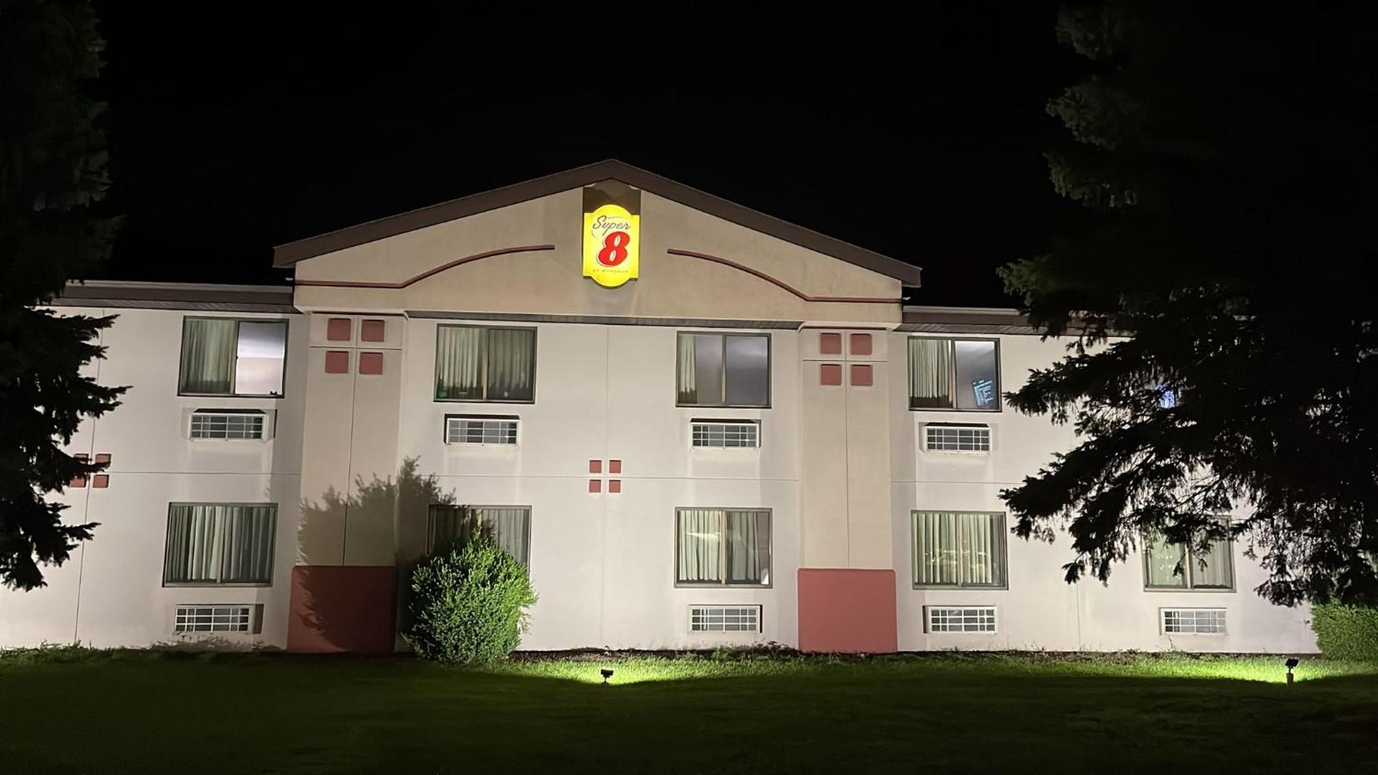 Super 8 By Wyndham Ithaca Hotel Luaran gambar