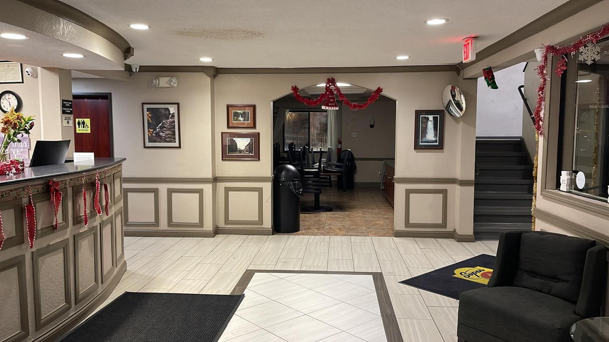 Super 8 By Wyndham Ithaca Hotel Luaran gambar