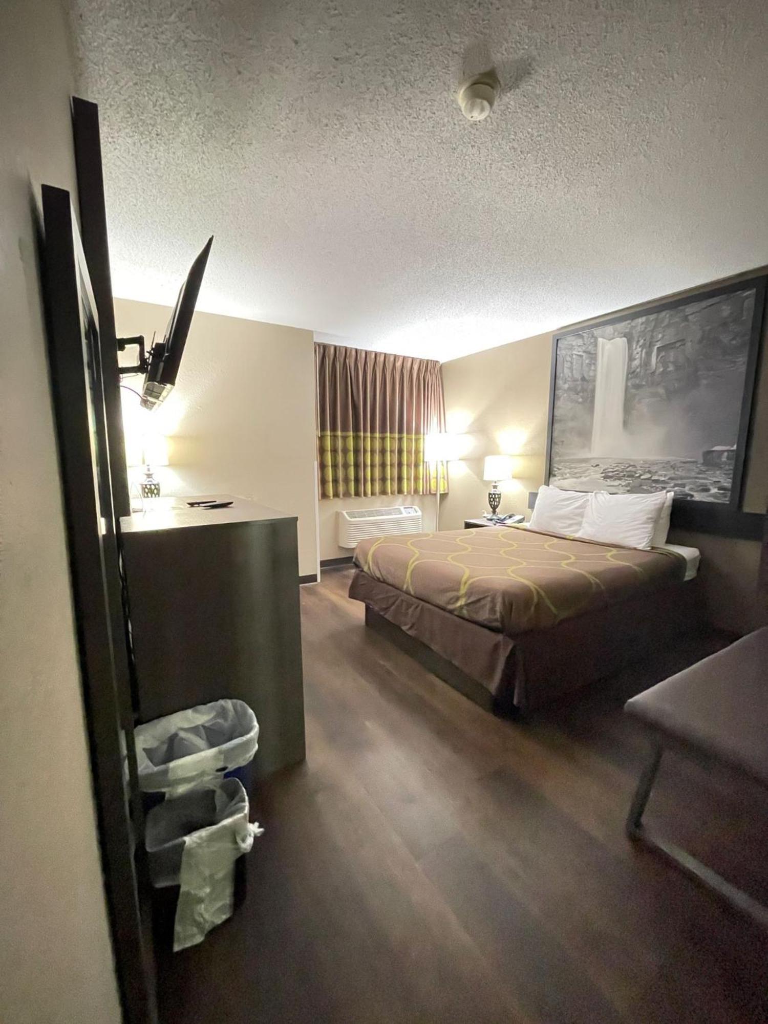 Super 8 By Wyndham Ithaca Hotel Luaran gambar