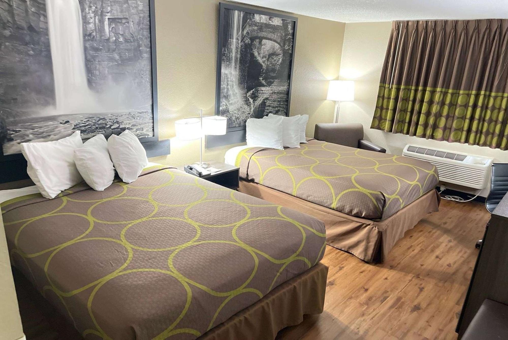 Super 8 By Wyndham Ithaca Hotel Luaran gambar