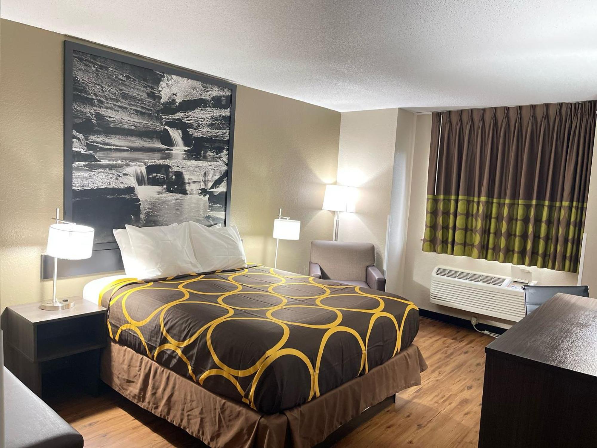 Super 8 By Wyndham Ithaca Hotel Luaran gambar