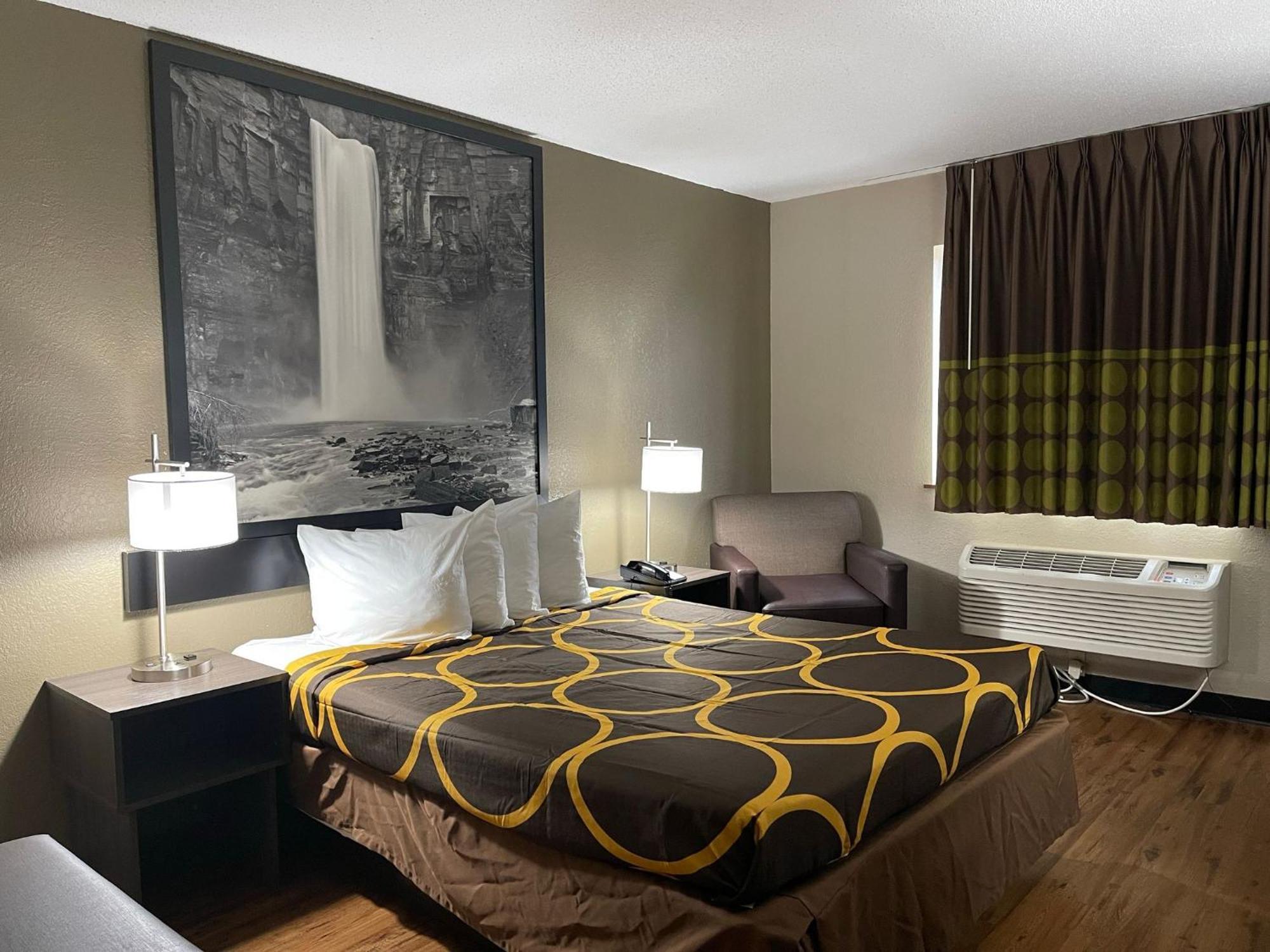 Super 8 By Wyndham Ithaca Hotel Luaran gambar