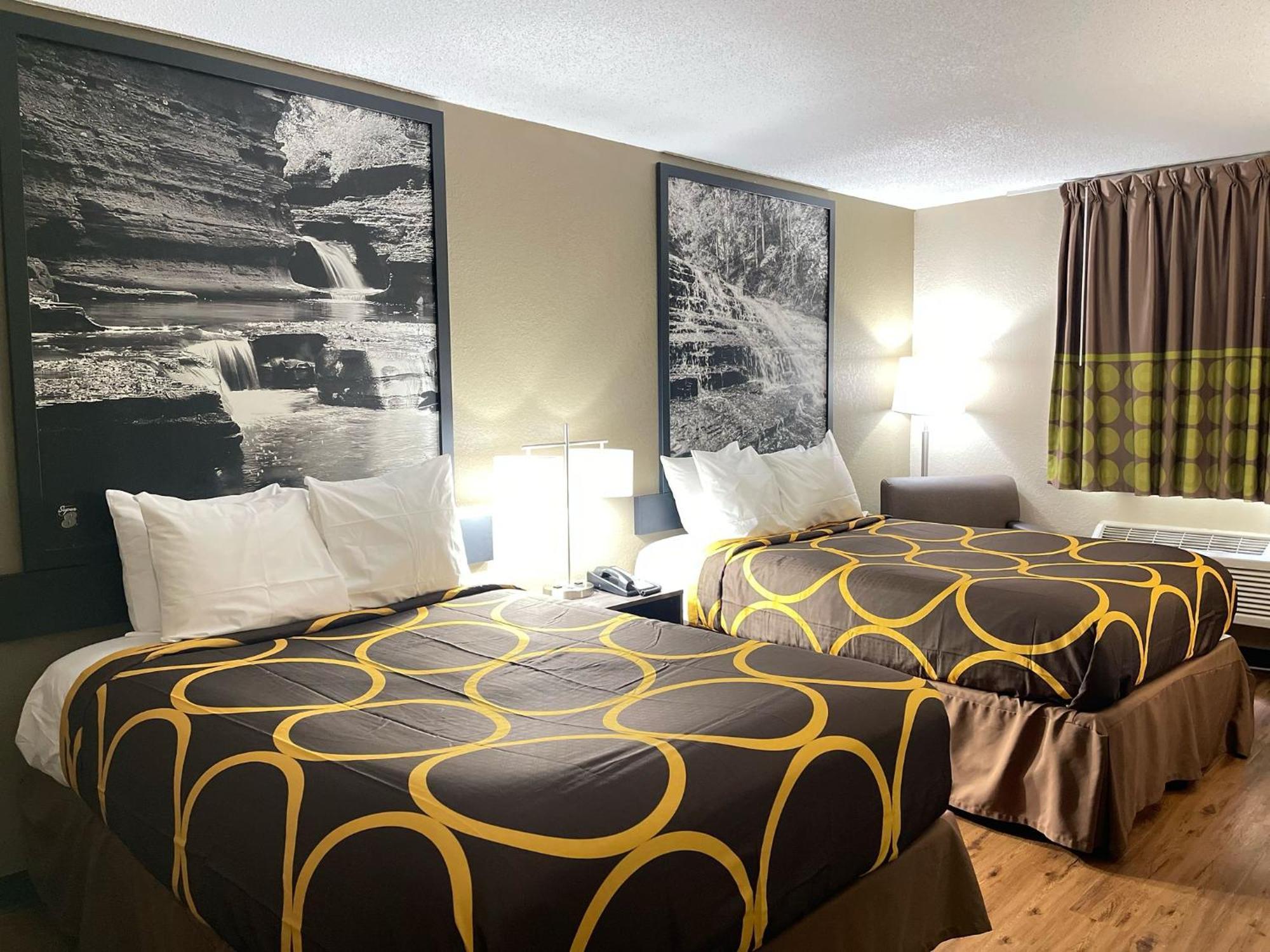 Super 8 By Wyndham Ithaca Hotel Luaran gambar