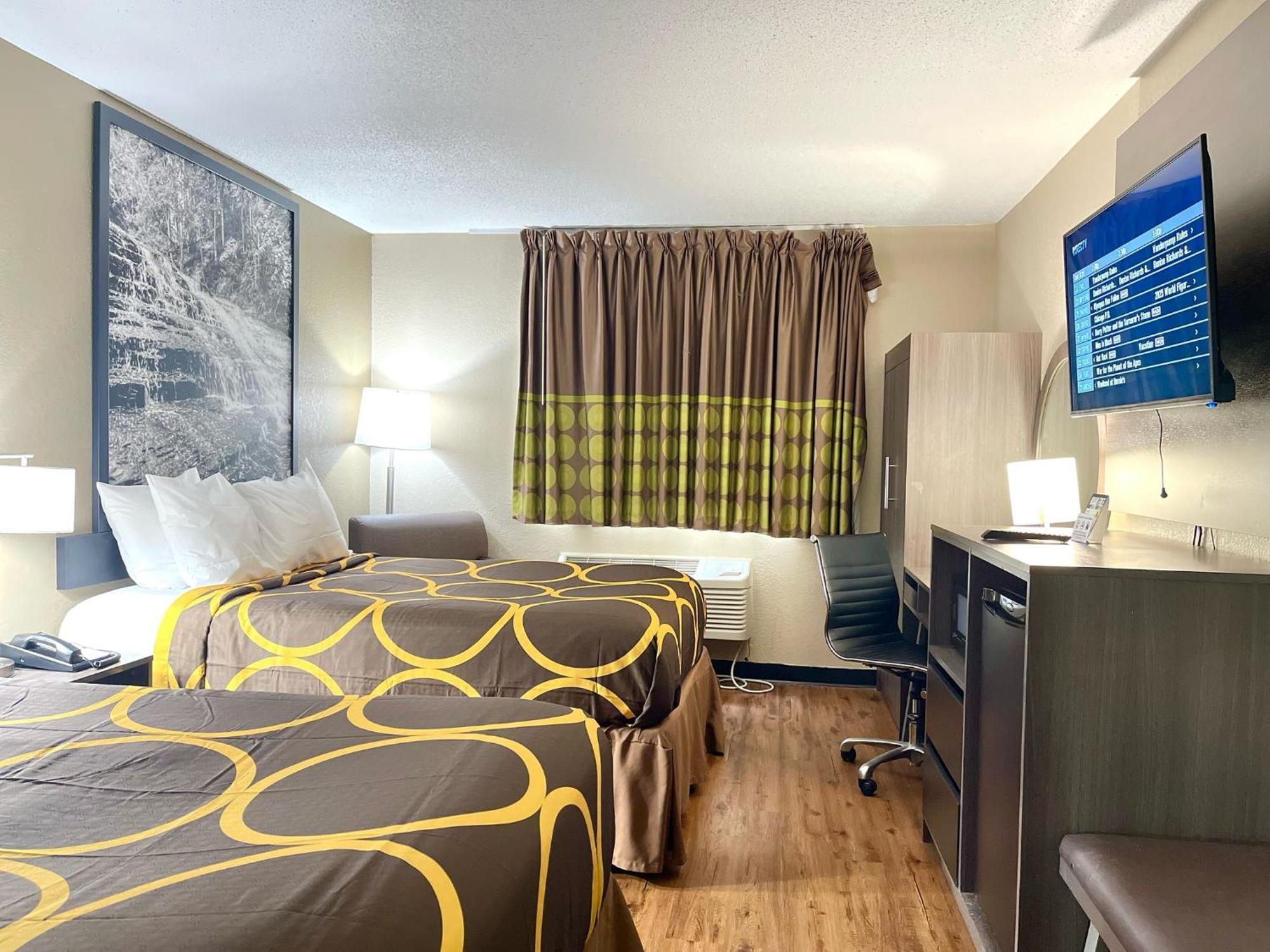 Super 8 By Wyndham Ithaca Hotel Luaran gambar