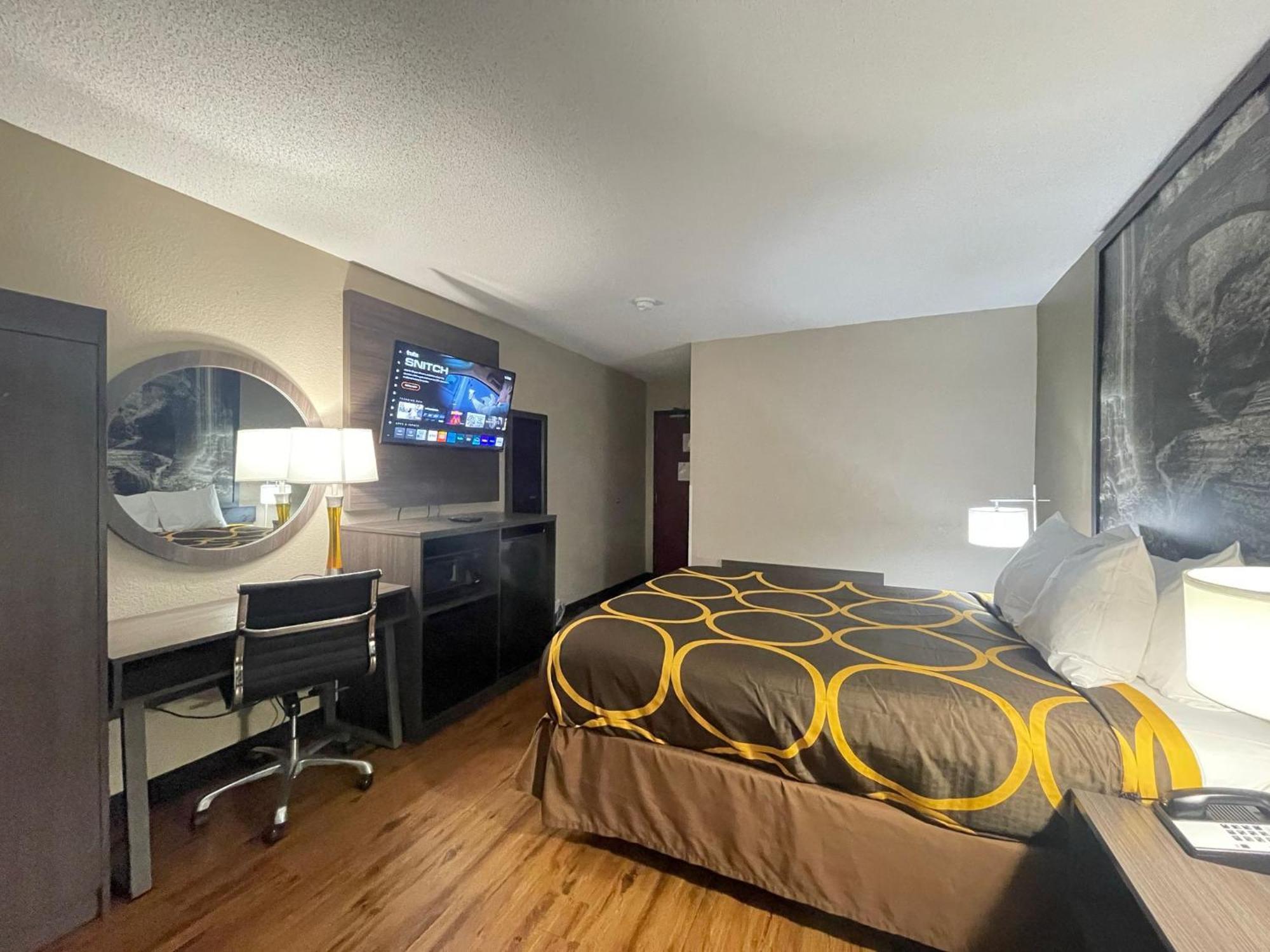 Super 8 By Wyndham Ithaca Hotel Luaran gambar