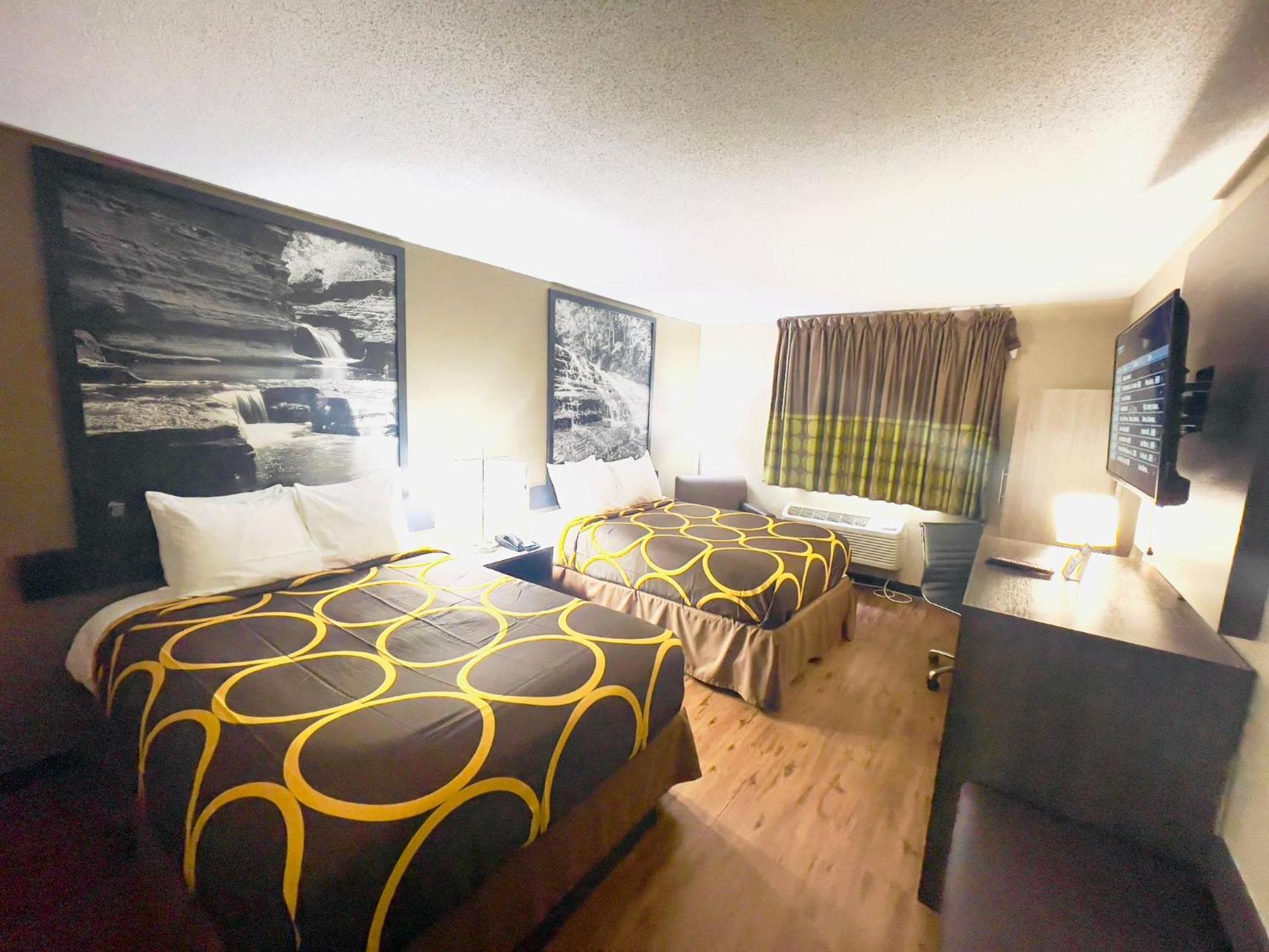 Super 8 By Wyndham Ithaca Hotel Luaran gambar