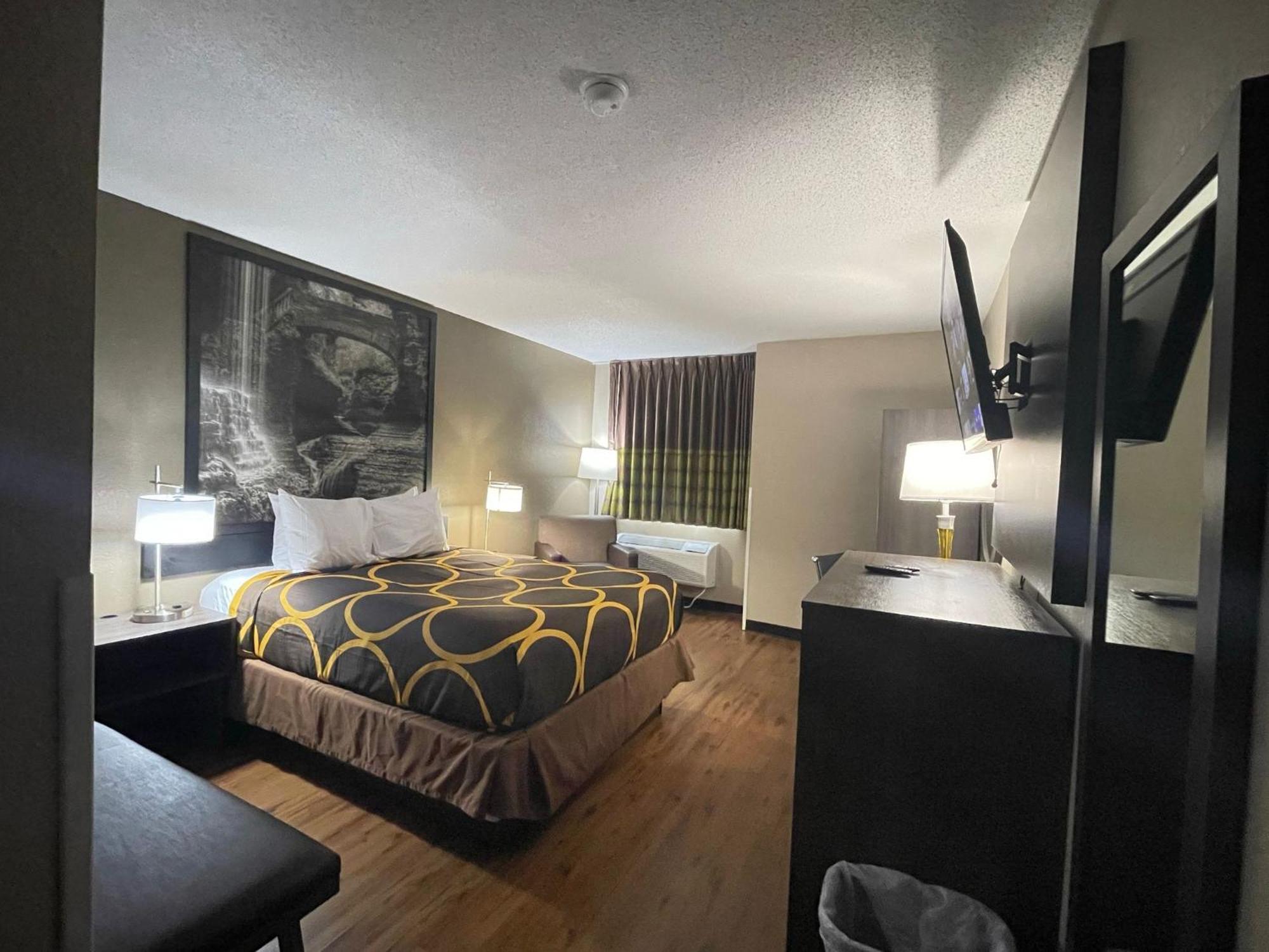 Super 8 By Wyndham Ithaca Hotel Luaran gambar