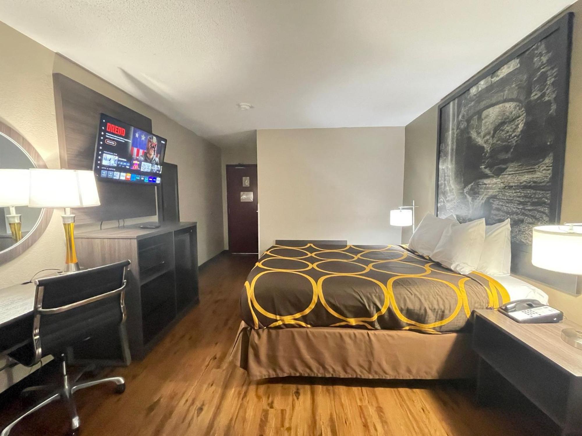 Super 8 By Wyndham Ithaca Hotel Luaran gambar