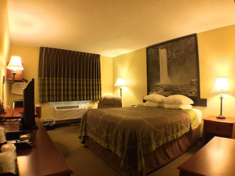 Super 8 By Wyndham Ithaca Hotel Luaran gambar