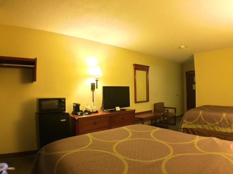Super 8 By Wyndham Ithaca Hotel Luaran gambar